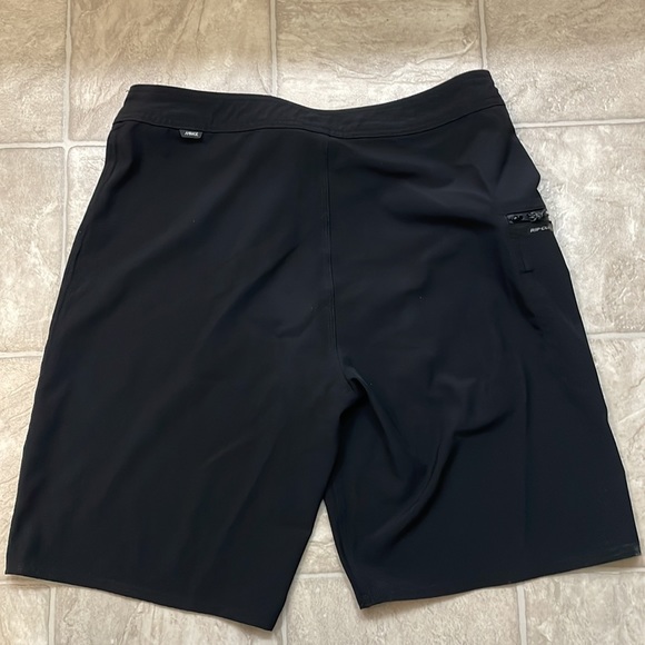 Rip Curl Mirage Board Shorts Size 31 - Picture 2 of 3